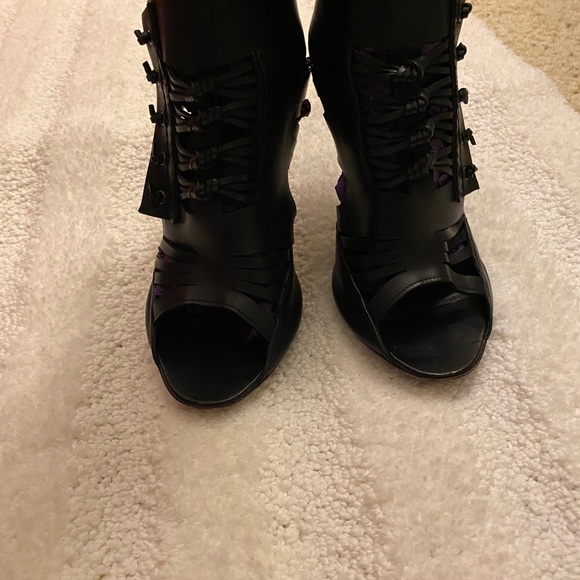 Authentic Givenchy Heels - Picture 2 of 15